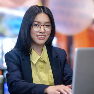 work-asian-business-woman-office-working-laptop